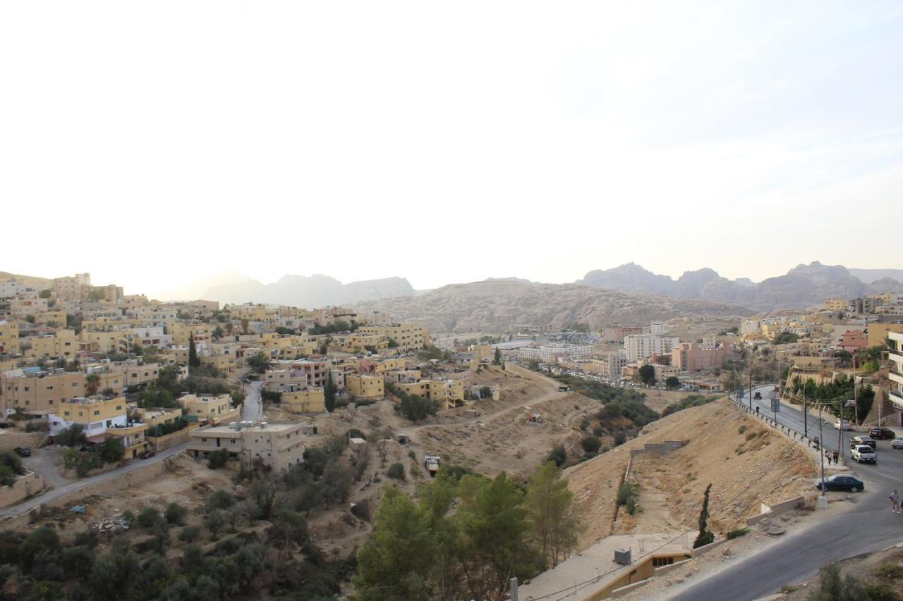 Petra Visitors Hotel Wadi Musa Extérieur photo