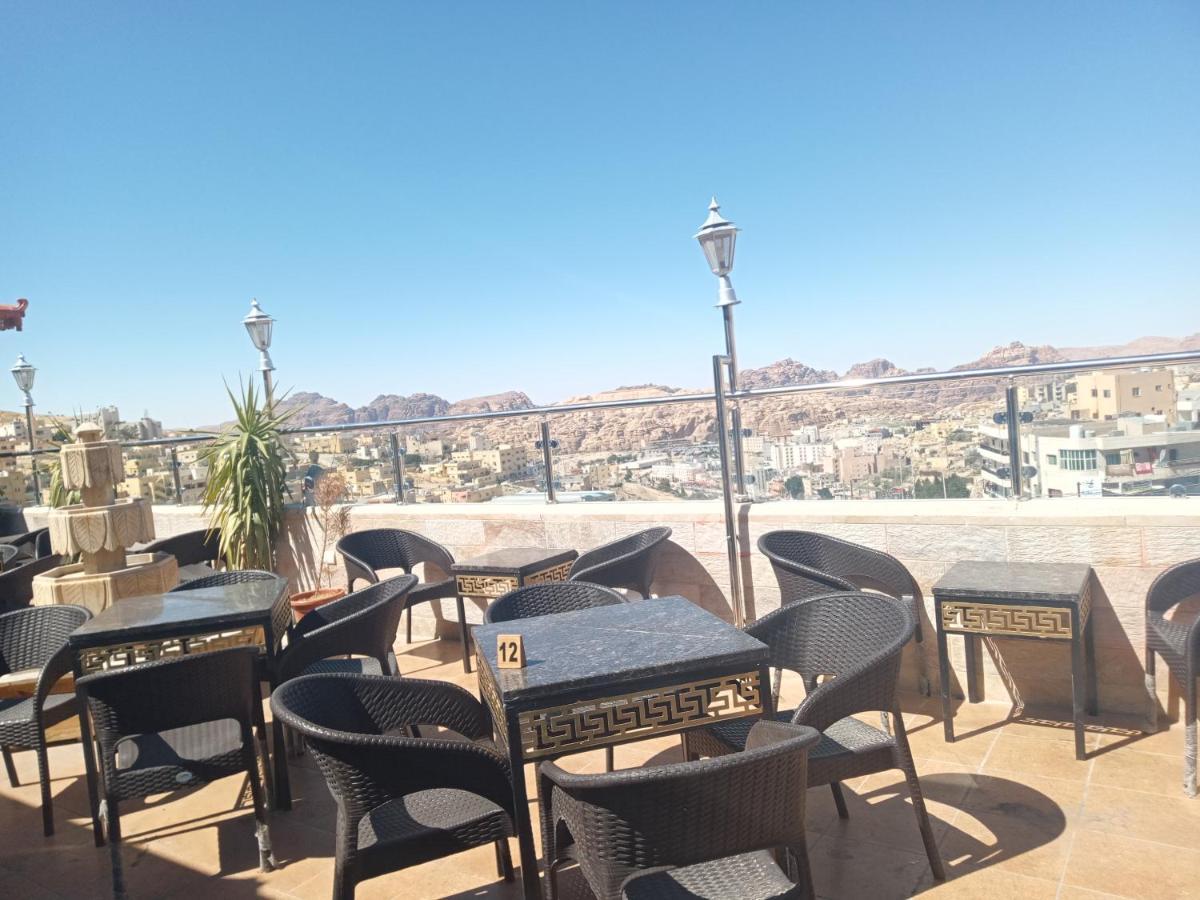 Petra Visitors Hotel Wadi Musa Extérieur photo
